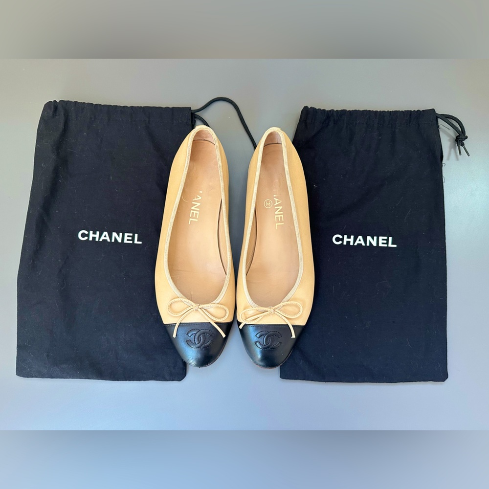 Iconic CHANEL beige flats